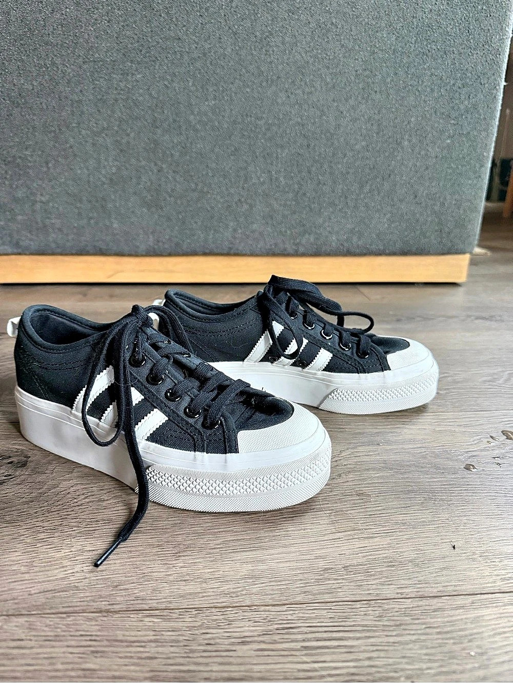 Adidas Nizza Platform Shoes Black & White Size 6.5 Womenz